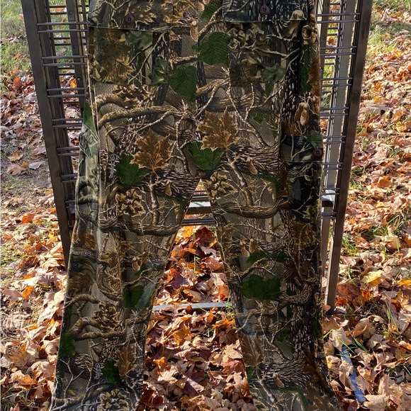 Cabelas XL men’s camo pants - Picture 2 of 3